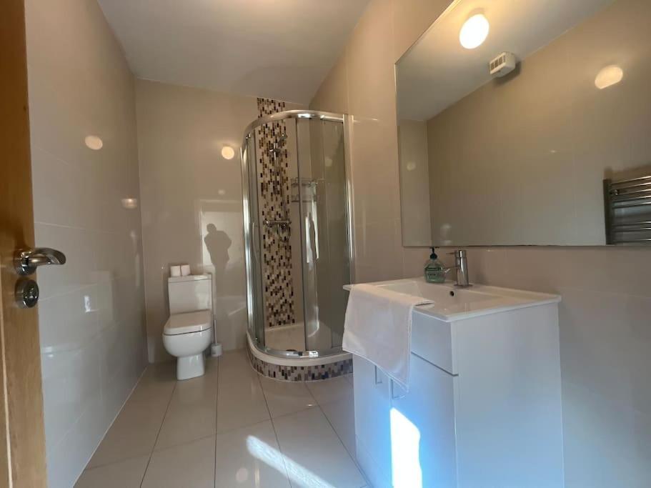 City Beach Gem 5 Adult Spaces Plus Child Dublin Ngoại thất bức ảnh